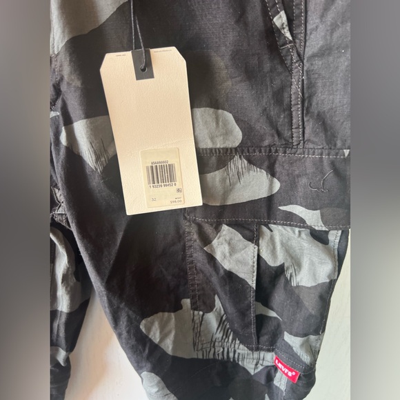 Levi’s Premium Urban Camouflage Cargo Convertible Pants 32 Camouflage NWT - Picture 2 of 6